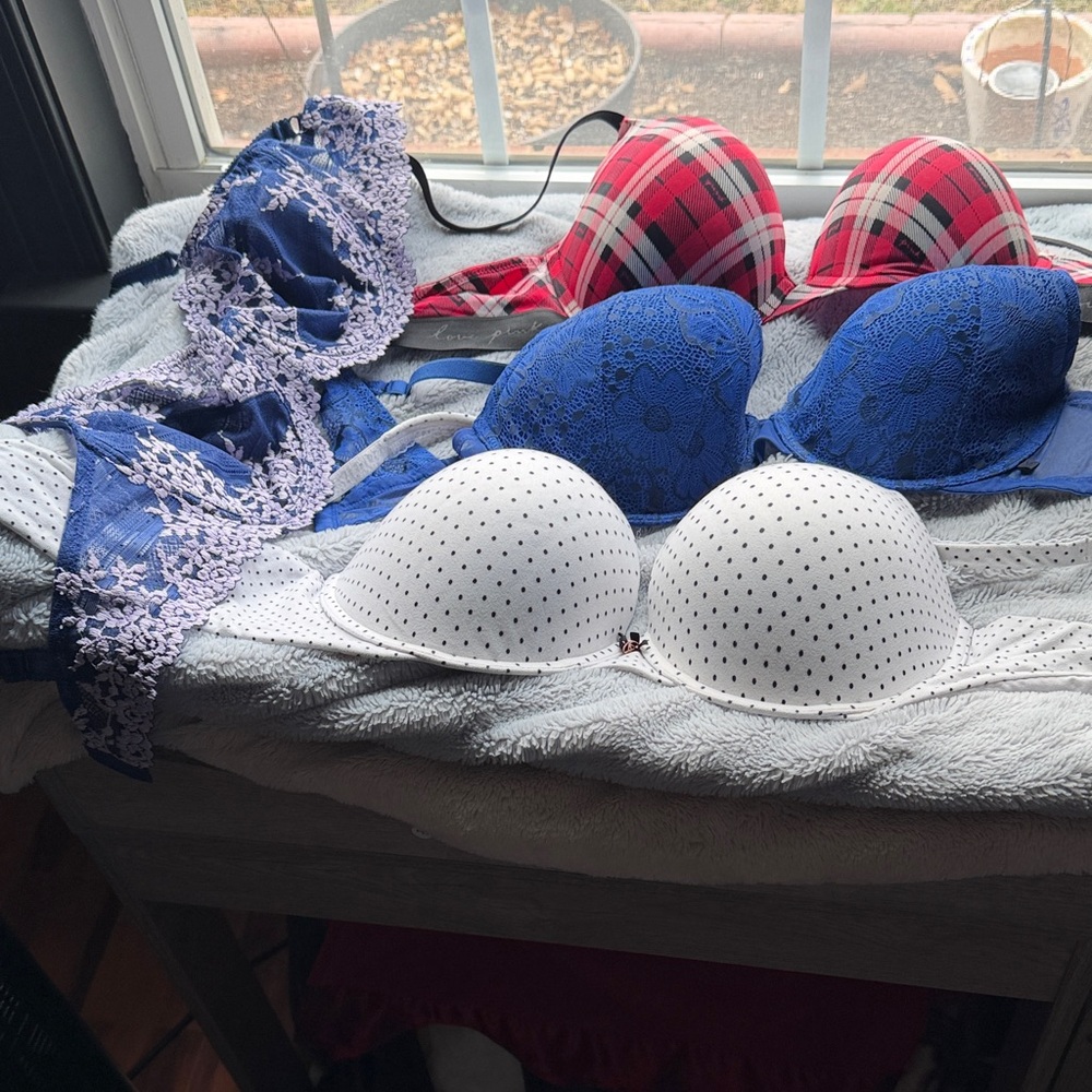 PINK Victoria's Secret Blue and White Bra Collection 38D